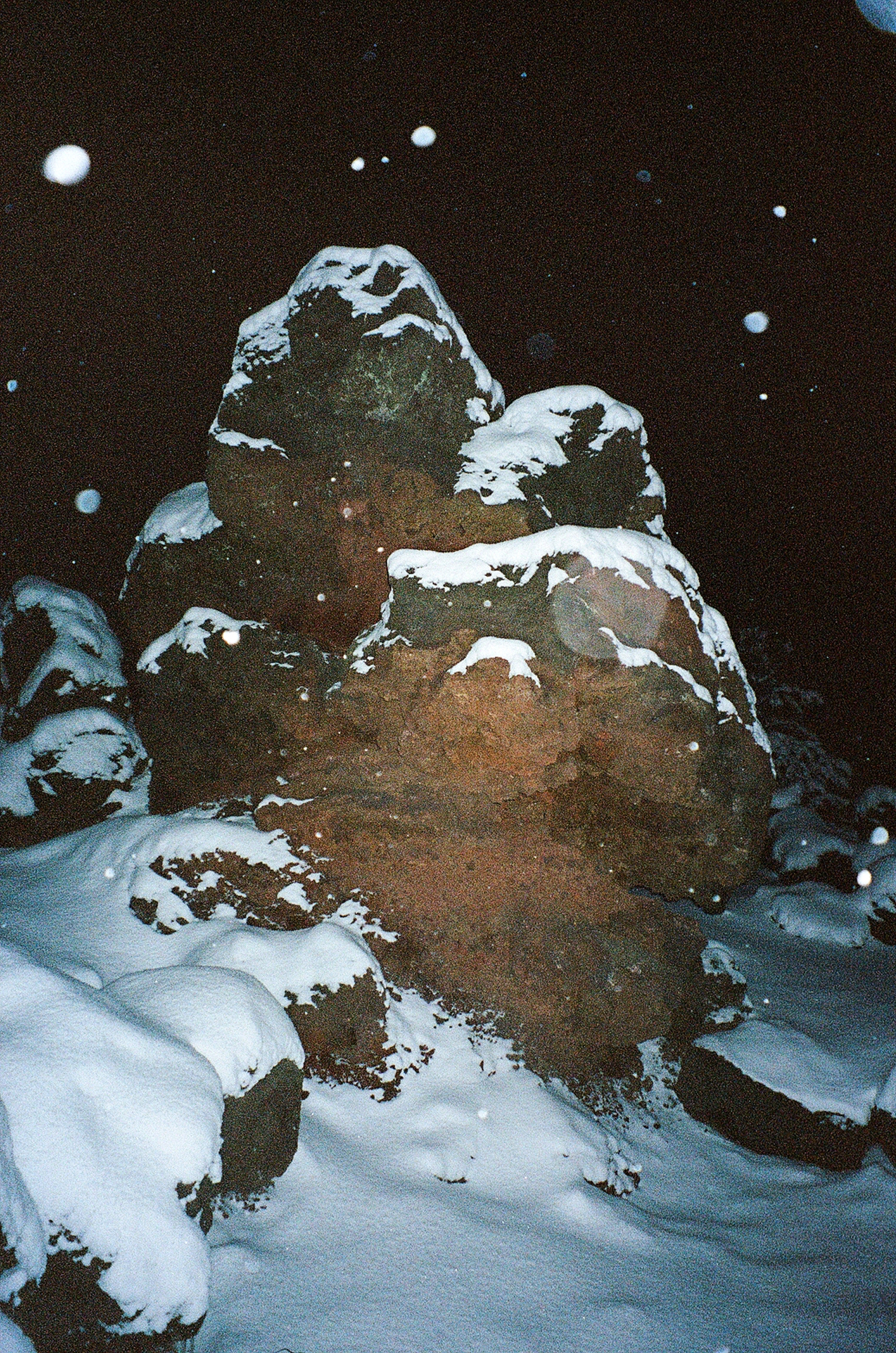 A PATH THROUGH THE LOOP / Jack Tezam